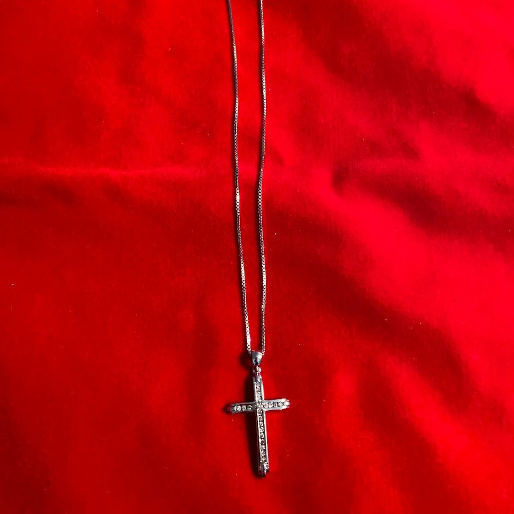 Women's Diamond Cross Necklace in 14k White Gold with 16" Chain